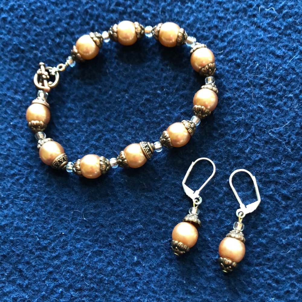 Bronco colors glass bead bracelet and earrings